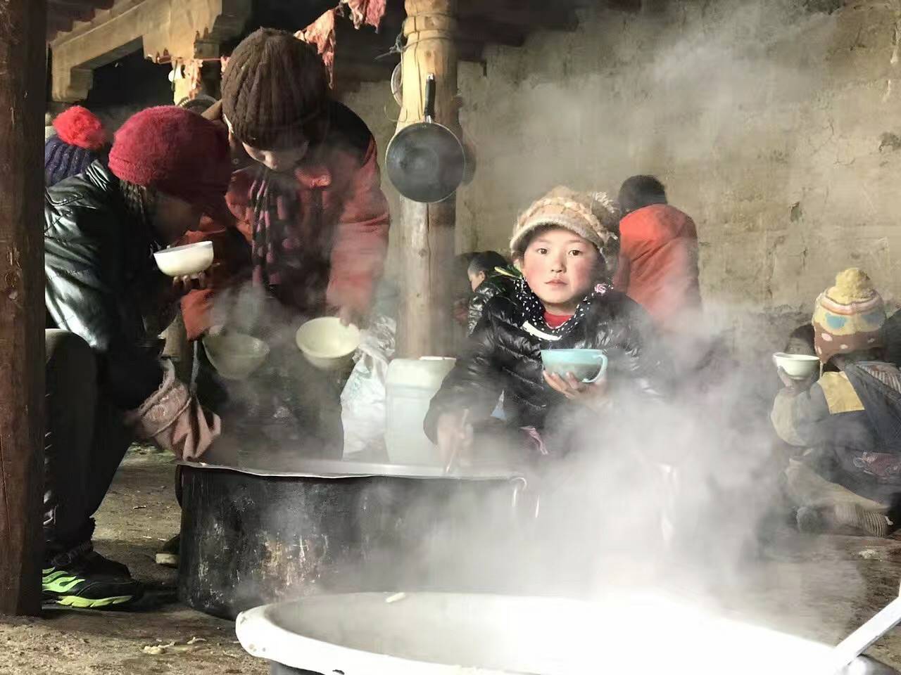 华体会app登录入口-华体会(中国)公益回顾丨家国同欢月同圆 温暖满载甘孜州(图10)